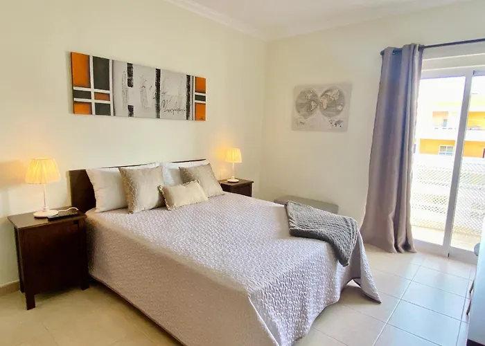 Appartamento T1 Flamingo - - 1,5 Km Da *
